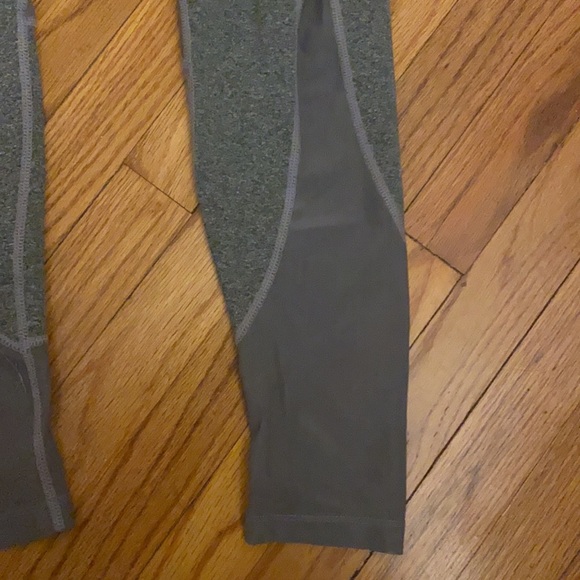 Stylish leggings with mesh pockets - Picture 2 of 3